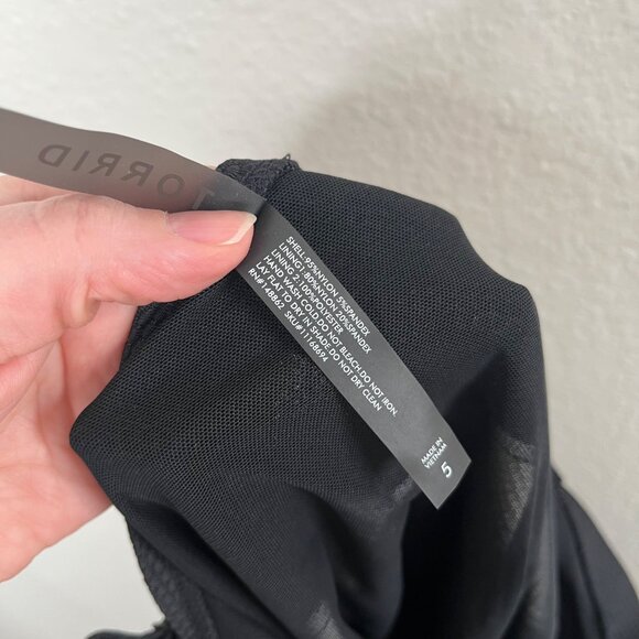 Torrid Size 5X Black & White Underwire One-Piece Swimsuit - Picture 6 of 10